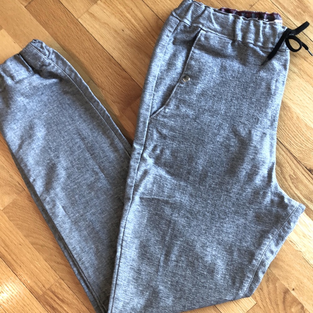 Limited Research Group. Pull on joggers. Side pockets.